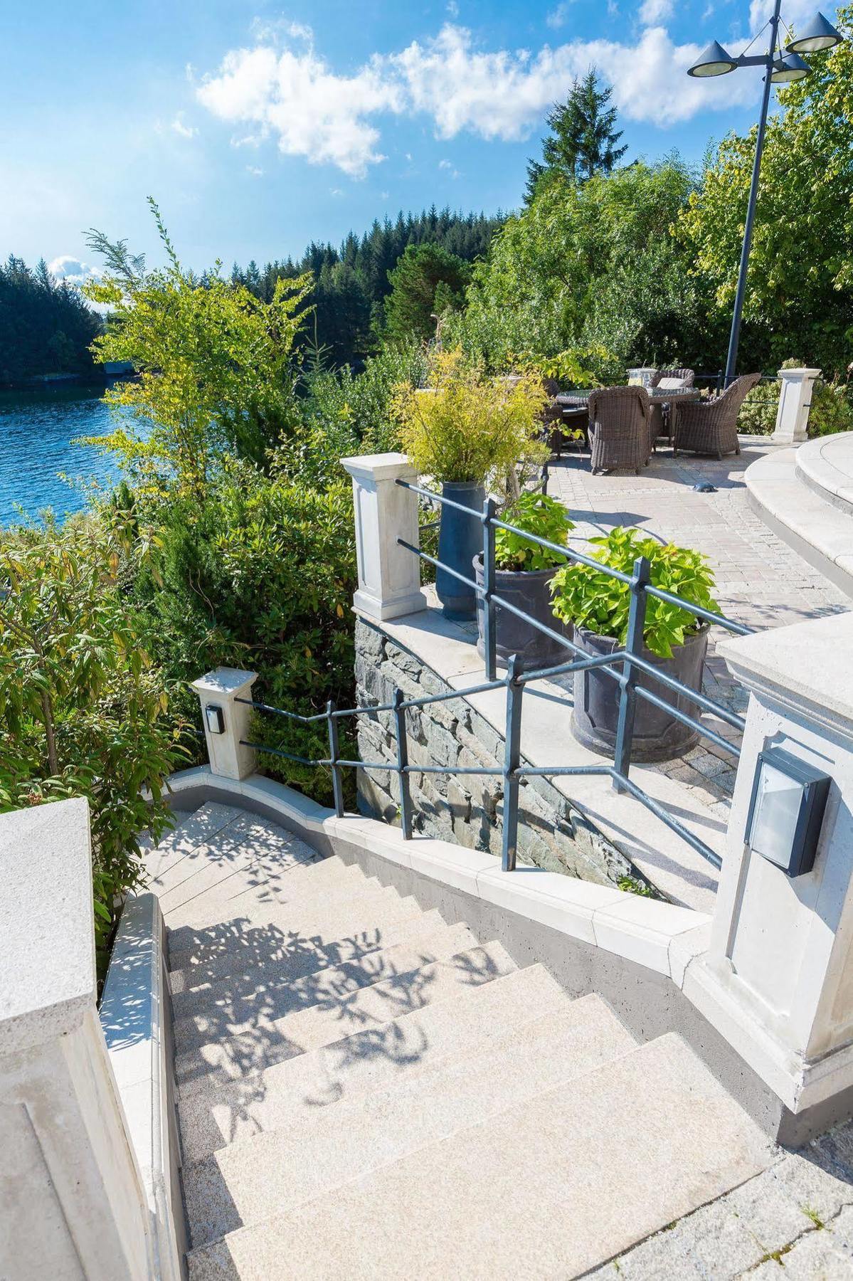 Villa Charlotte Bergen Exterior photo